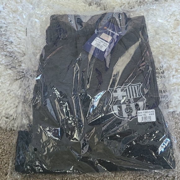 Icon Sports FC Barcelona Youth Logo Joggers - Picture 2 of 4